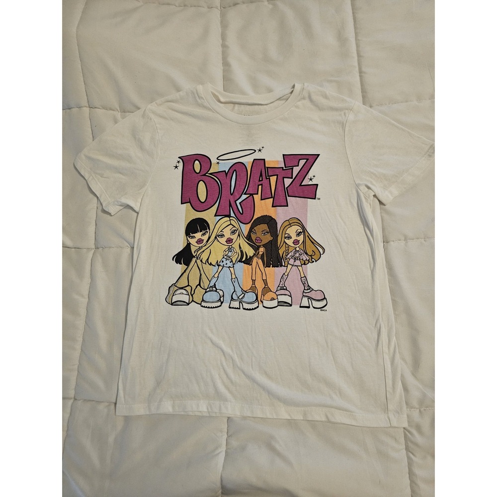 Bratz Graphic T-Shirt Women's Size‎ Small White Short Sleeve MGA Y2K Style